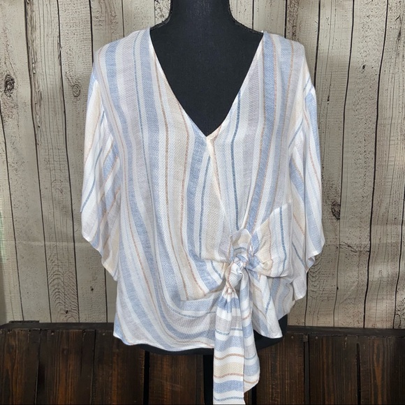 Love stitch Small striped top, front knit detail, see pics for noted flaw, GUC